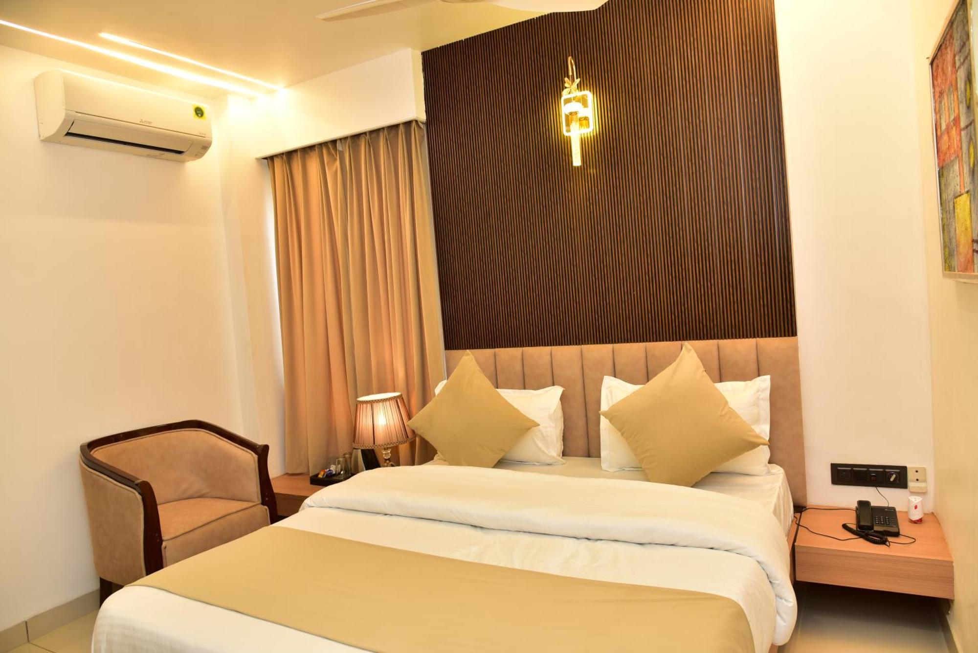 Hotel Divine Peak Pachmarhi Ngoại thất bức ảnh
