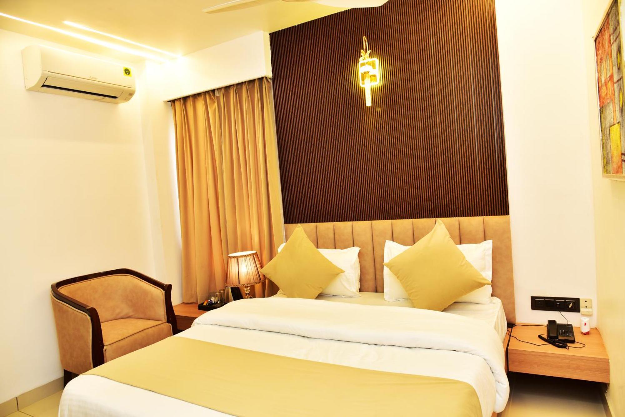Hotel Divine Peak Pachmarhi Ngoại thất bức ảnh