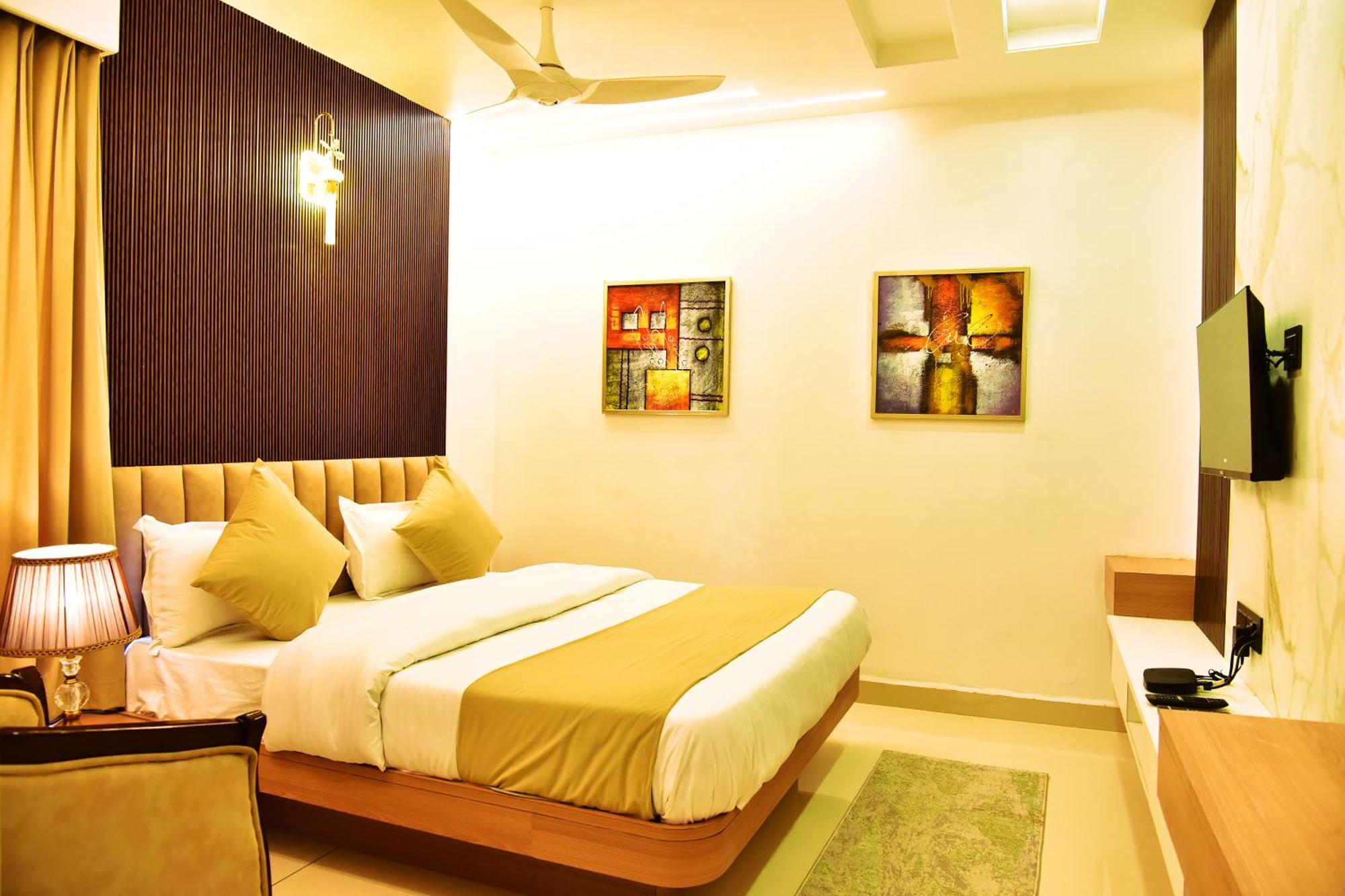 Hotel Divine Peak Pachmarhi Ngoại thất bức ảnh