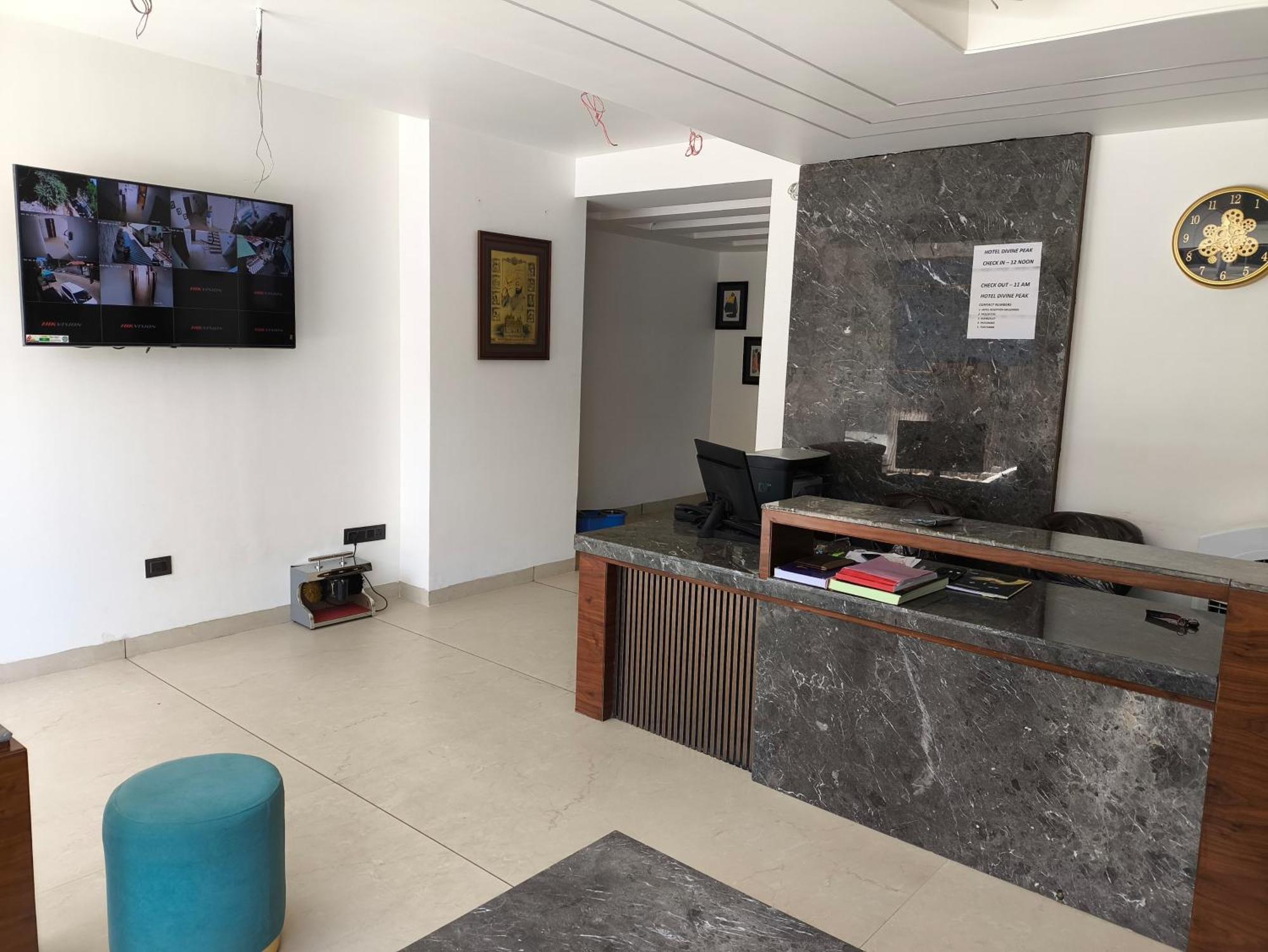 Hotel Divine Peak Pachmarhi Ngoại thất bức ảnh