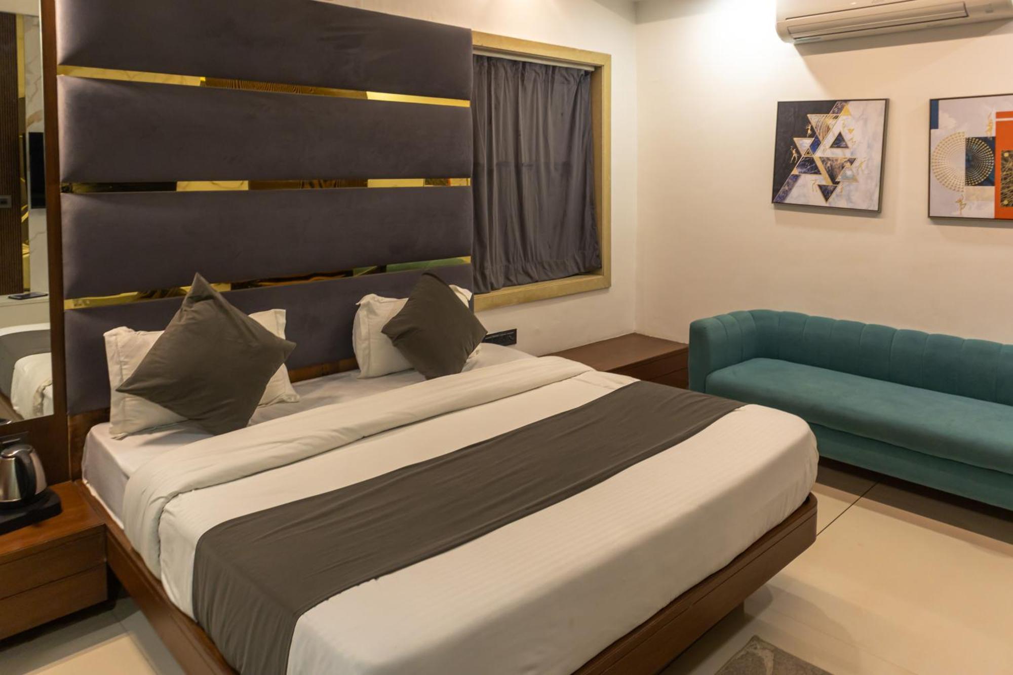 Hotel Divine Peak Pachmarhi Ngoại thất bức ảnh
